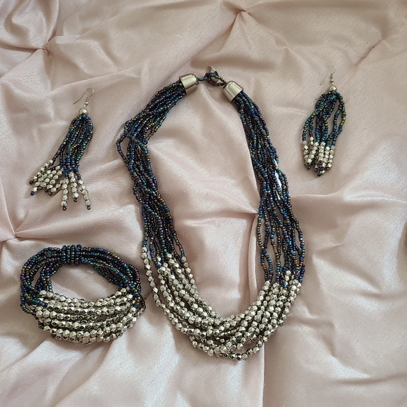 Accessories - Costume earrings, necklace and bracelet set- New